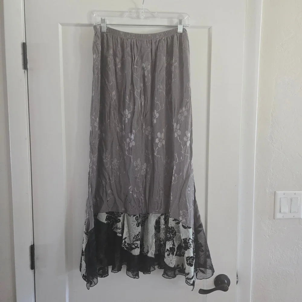 Vintage Skirt 1X Handkerchief Hem Floral Lace Midi Skirt Gray Black Plus Size